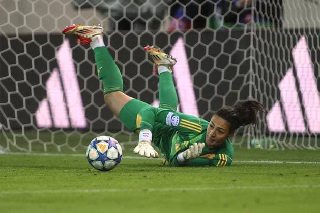 Bayerns 1 goalkeeper Maria Luisa GROHS saves penalty kick Womens football, Munich Lyon Womens soccer Champions League, FC Bayern Munich Olympique Lyon, quarter-final first leg, 2024 2025 season, on 18 03 2025 in Munich, F C B A Y E R N C A M P U S, Germany Source Copyright Credit Oryk HAIST xFRAUENFUSSBALL-BAYERN-LYONx