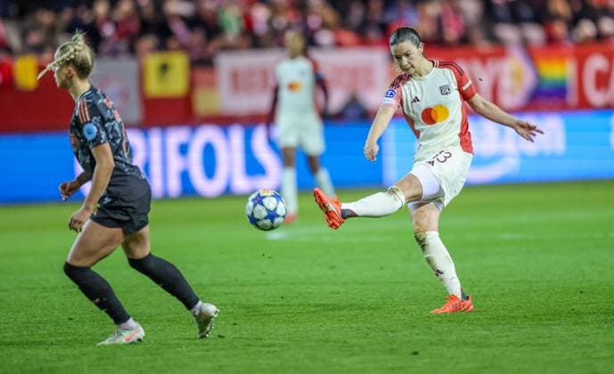 GER, Munich, FC Bayern Munich vs Olympique Lyon, WomenÂs Champions League, Football, UEFA, Season 2024 2025, FC Bayern Campus, Quarterfinals, pictured from l Giulia Gwinn FC Bayern Munich Women 7 , Damaris Egurrola Olympique Lyon 13 DFB DFL REGULATIONS PROHIBIT ANY USE OF PHOTOGRAPHS AS IMAGE SEQUENCES AND OR QUASI VIDEO, 18 03 2024, Copyright: HMBxMedia HendrikxHamelau