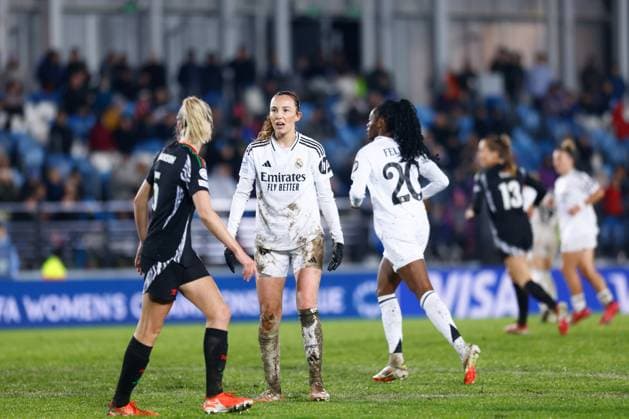 March 18, 2025, Valdebebas, Madrid, SPAIN: Caroline Weir of Real Madrid fights with Leah Williamson of Arsenal FC during the UEFA WomenÃ¢â‚¬â ¢s Champions League Quarter Final first leg, football match played between Real Madrid CF and Arsenal FC at Alfredo Di Stefano stadium on March 18, 2025, in Valdebebas, Madrid, Spain. Valdebebas SPAIN - ZUMAa181 20250318_zaa_a181_128 Copyright: xDennisxAgyemanx