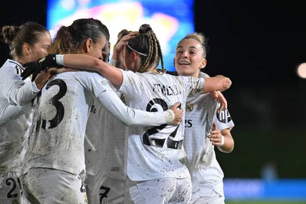 March 18, 2025, Valdebebas, Madrid, Spain: 22 ATHENEA DEL CASTILLO and the rest of the team celebrating the goal during the UEFA Women s Champions League match between Real Madrid and Arsenal Women Football Club at Alfredo Di Stefano stadium in Madrid, Spain, on march 18. Valdebebas Spain - ZUMAc312 20250318_zsp_c312_022 Copyright: xOscarxManuelxSanchezx