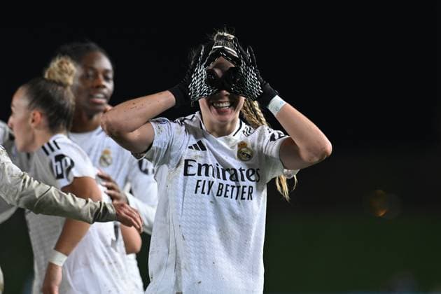 March 18, 2025, Valdebebas, Madrid, Spain: 22 ATHENEA DEL CASTILLO and the rest of the team celebrating the goal during the UEFA Women s Champions League match between Real Madrid and Arsenal Women Football Club at Alfredo Di Stefano stadium in Madrid, Spain, on march 18. Valdebebas Spain - ZUMAc312 20250318_zsp_c312_024 Copyright: xOscarxManuelxSanchezx
