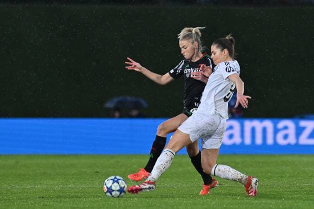 March 18, 2025, Valdebebas, Madrid, Spain: 6 LEAH WILLIAMSON and 9 SIGNE KALLESoËœE BRUUN during the UEFA Women s Champions League match between Real Madrid and Arsenal Women Football Club at Alfredo Di Stefano stadium in Madrid, Spain, on march 18. Valdebebas Spain - ZUMAc312 20250318_zsp_c312_112 Copyright: xOscarxManuelxSanchezx
