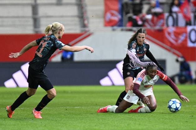 Womens soccer SCHÜLLER Lea, ZADRAZIL Sarah and DIANI Kadidiatou at the UEFA Womens Champions League match of FC Bayern Munich against Olympique Lyonnais on 18 03 2025, Germany, Bayern Munich FC Bayern Campus Bayern Germany