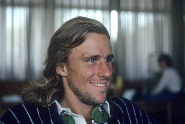 Björn Borg. Ehemaliger Tennisspieler Nr. 1 der Welt, geboren am 6. Juni 1956. Er war der erste Mann in der Open Ära, der 11 Grand Slam Titel im Einzel gewann, davon sechs bei den French Open und fünf in Folge in Wimbledon. 1977. Kristoffersson Bjorn Borg. Former world no 1 tennis player born june 6 1956. He became the first man in the Open era to win 11 Grand Slam singles titles with six at the French open and five consecutively wins at Wimbledon. 1977. Kristoffersson Copyright: imageBROKER Sjoberg ibljsj12883340.jpg Bitte beachten Sie die gesetzlichen Bestimmungen des deutschen Urheberrechtes hinsichtlich der Namensnennung des Fotografen im direkten Umfeld der Veröffentlichung Björn Borg. Ehemaliger Tennisspieler Nr. 1 der Welt, geboren am 6. Juni 1956. Er war der erste Mann in der Open Ära, der imago images 0807156140