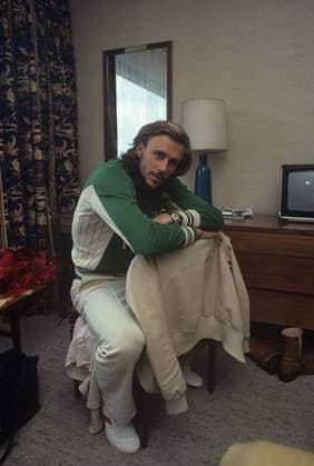 Björn Borg. Ehemaliger Tennisspieler Nr. 1 der Welt, geboren am 6. Juni 1956. Er war der erste Mann in der Open Ära, der 11 Grand Slam Titel im Einzel gewann, davon sechs bei den French Open und fünf in Folge in Wimbledon. 1977. Kristoffersson Bjorn Borg. Former world no 1 tennis player born june 6 1956. He became the first man in the Open era to win 11 Grand Slam singles titles with six at the French open and five consecutively wins at Wimbledon. 1977. Kristoffersson Copyright: imageBROKER Sjoberg ibljsj12899368.jpg Bitte beachten Sie die gesetzlichen Bestimmungen des deutschen Urheberrechtes hinsichtlich der Namensnennung des Fotografen im direkten Umfeld der Veröffentlichung Björn Borg. Ehemaliger Tennisspieler Nr. 1 der Welt, geboren am 6. Juni 1956. Er war der erste Mann in der Open Ära, der imago images 0807194173