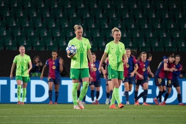 Wolfsburg, Germany, March 19th 2025: Alexandra Popp (11 VfL Wolfsburg) and Lena Lattwein (8 VfL Wolfsburg) in action during the UEFA Womens Champions League game between VfL Wolfsburg and FC Barcelona, Barca at VfL Wolfsburg Arena in Wolfsburg, Germany. (Qianru Zhang SPP) Copyright: xQianruxZhang SPPx spp-en-QiZh-DSC_6986