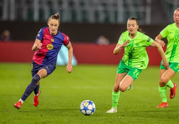 GER, Wolfsburg, VfL Wolfsburg vs FC Barcelona, WomenÂs Champions League, Football, UEFA, Season 2024 2025, Volkswagen Arena, Quarterfinals, pictured from l Caroline Graham Hansen FC Barcelona 10 Joelle Wedemeyer Vfl Wolfsburg 24 DFB DFL REGULATIONS PROHIBIT ANY USE OF PHOTOGRAPHS AS IMAGE SEQUENCES AND OR QUASI VIDEO, 19 03 2025, Copyright: HMBxMedia HendrikxHamelau
