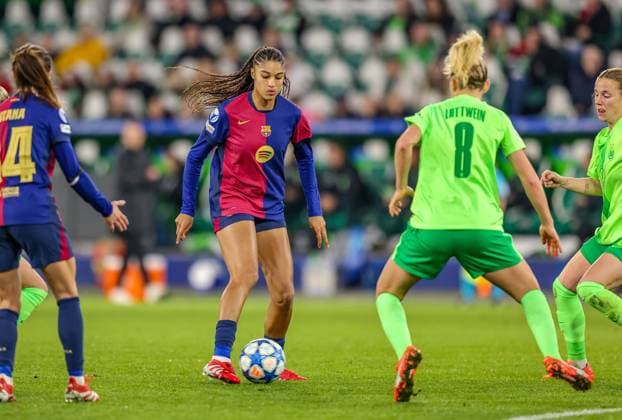 GER, Wolfsburg, VfL Wolfsburg vs FC Barcelona, WomenÂs Champions League, Football, UEFA, Season 2024 2025, Volkswagen Arena, Quarterfinals, pictured from l Sydney Schertenleib FC Barcelona 30 , Lena Lattwein Vfl Wolfsburg 8 DFB DFL REGULATIONS PROHIBIT ANY USE OF PHOTOGRAPHS AS IMAGE SEQUENCES AND OR QUASI VIDEO, 19 03 2025, Copyright: HMBxMedia HendrikxHamelau