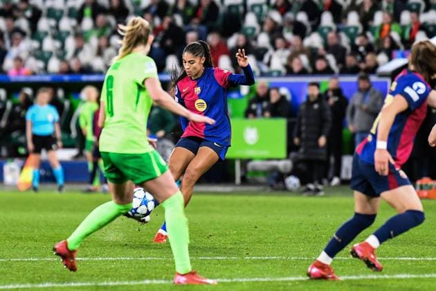 Soccer I Women I Season 2024 2025 I Champions League I Quarterfinals I VfL Wolfsburg FC Barcelona I 19 03 2025 Goal kick Sydney Schertenleib 30, FC Barcelona zum 4 0 Crop, close-up, portrait, portrait, single photo, single image, body Wolfsburg Volkswagen Arena Niedersachsen Germany Copyright: xLobeca InesxHähnelx