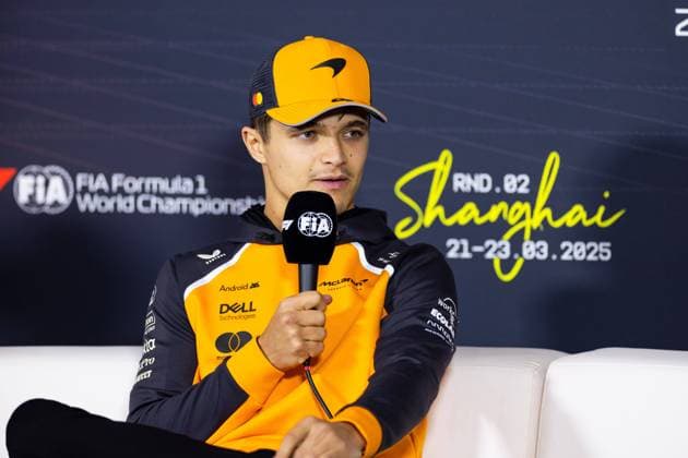 Sport Bilder des Tages F1 - CHINESE GRAND PRIX 2025 NORRIS Lando (gbr), McLaren F1 Team MCL39, portrait, press conference, PK, Pressekonferenz during the Formula 1 Heineken Chinese Grand Prix 2025, 2nd round of the 2025 FIA Formula One World Championship, WM, Weltmeisterschaft from March 21 to 23, 2025 on the Shanghai International Circuit, in Shanghai, China - ShanghaiChina Copyright: xJavierxJimenezx