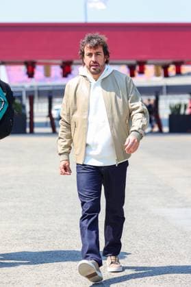 F1 Grand Prix Of China - Previews Fernando Alonso of Spain and the Aston Martin Aramco F1 Team arrives at the track during a preview ahead of the F1 Grand Prix of China at Shanghai International Circuit in Shanghai, China, on March 20, 2025. Shanghai Shanghai China  Copyright: xPaddockerx originalFilename:paddocker-f1grandp250320_npB4d.jpg