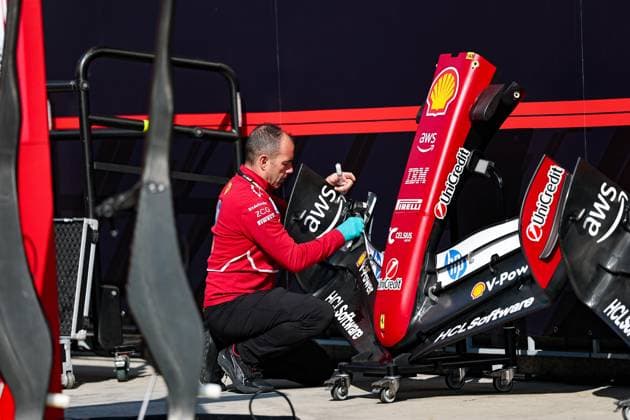 F1 Grand Prix Of China - Previews A Ferrari mechanic works in the pit lane during the preview ahead of the F1 Grand Prix of China at Shanghai International Circuit in Shanghai, China, on March 20, 2025. Shanghai Shanghai China  Copyright: xPaddockerx originalFilename:paddocker-f1grandp250320_npFl2.jpg
