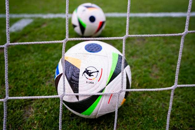 15 03 2025 Soccer, 2024 2025, 3 Liga, Matchday 29, Hannover 96 II SV Wehen Wiesbaden Official match ball of the third division on the pitch in the goal DFB REGULATIONS PROHIBIT ANY USE OF PHOTOGRAPHS AS IMAGE SEQUENCES AND OR QUASI VIDEO Hannover Lower Saxony Germany Eilenriedestadion