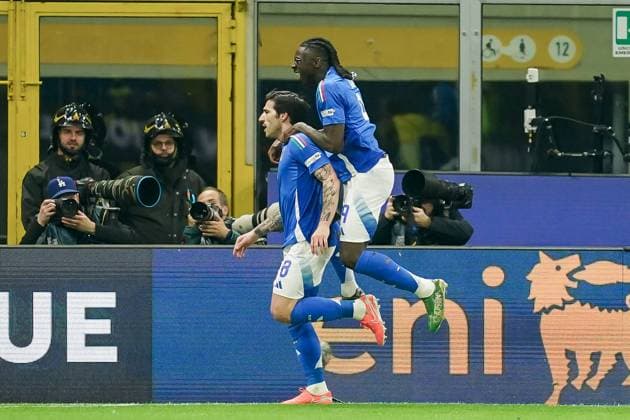 Milan, Italy, 20th March 2025: Sandro Tonali (8 Italy) celebrates with teammates after scoring his teams first goal during the UEFA Nations League Quarterfinal football match between Italy and Germany at Stadio San Siro in Milan, Italy. (Daniela Porcelli SPP) Copyright: xDanielaxPorcellix xSPPx spp-en-DaPoSp-20250320-DP109465
