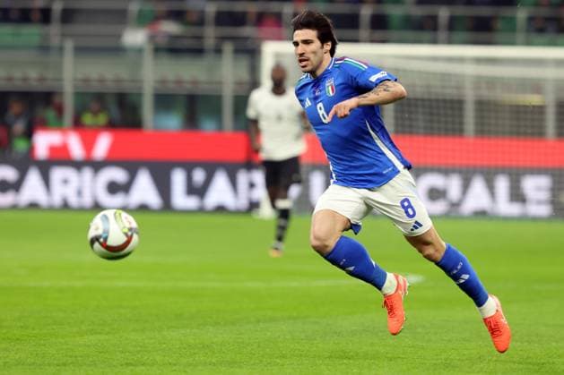 Uefa Nations League 2025: Quarter finals Italy vs Germany at Giuseppe Meazza Stadium in Milan Milan, Italy 20.03.2025: Sandro Tonali of Italy seen in action during the Uefa Nations League 2025, quarter finals, football match between Italy vs Germany at Giuseppe Meazza stadium in Milan. milan Giuseppe Meazza italy Italy Copyright: xmarcoxiacobucci