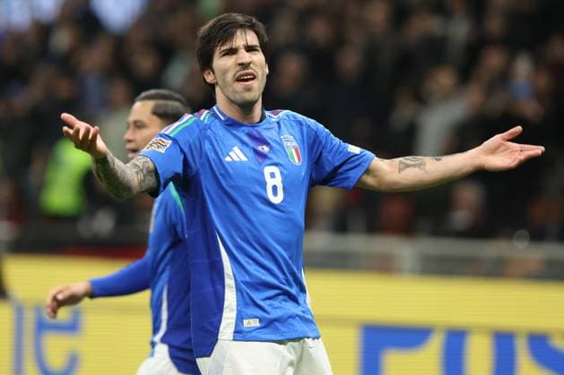 Uefa Nations League 2025: Quarter finals Italy vs Germany at Giuseppe Meazza Stadium in Milan Milan, Italy 20.03.2025: Sandro Tonali of Italy score the goal and celebrate with the team during the Uefa Nations League 2025, quarter finals, football match between Italy vs Germany at Giuseppe Meazza stadium in Milan. milan Giuseppe Meazza italy Italy Copyright: xmarcoxiacobucci