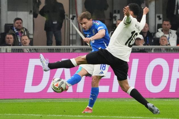 Nicolo Barella Italy, Italy, Italia, 18 v Jamal Musiala Germany, Germany, 10 Milan 20 03 2025 Italy v Germany, Nations League quarter-final first leg, San Siro