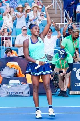 March 20, 2025, Miami, Florida, USA: COCO GAUFF (USA) waves to the gallery after winning her womens singles match against S. Kenin at the 2025 Miami Open presented by Itau at Hard Rock Stadium. Miami USA - ZUMAw109 20250320_fap_w109_024 Copyright: xDebbyxWongx