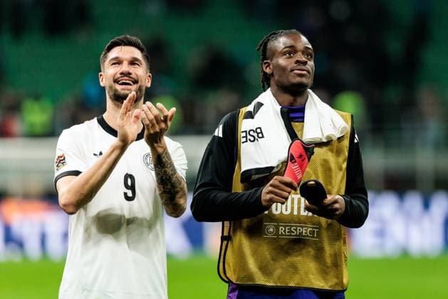UEFA Nations League Italy Germany 20 03 2025 Tim Kleindienst Germany, 9 and Yann Aurel Bisseck Germany, 17 applaud with laughter towards the fans UEFA Nations League Italy Germany Milan, Stadio San Siro, 20 03 2025 Copyright: xBEAUTIFULxSPORTS Wunderlx