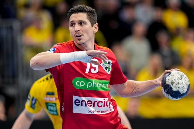 Marius Steinhauser Die Recken, 19 , single picture, single photo, at seven meter, 7 meter, penalty throw, game scene, action, action, 20 03 2025, Mannheim Germany , Handball, Bundesliga, Rhein Neckar Löwen TSV Hannover Burgdorf xozx