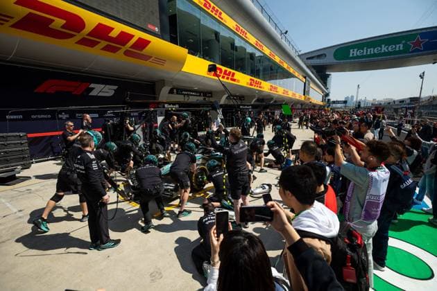 F1 - CHINESE GRAND PRIX 2025 12 KIMI ANTONELLI Andrea (ita), Mercedes AMG F1 Team W16, pit stop practice illustration during the Formula 1 Heineken Chinese Grand Prix 2025, 2nd round of the 2025 FIA Formula One World Championship, WM, Weltmeisterschaft from March 21 to 23, 2025 on the Shanghai International Circuit, in Shanghai, China - ShanghaiChina  Copyright: xJavierxJimenezx
