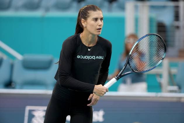 March 20, 2025, Miami Gardens, Florida, United States Of America: MIAMI GARDENS, FLORIDA - MARCH 20: Sorana Cirstea of Romania on the practice courts prior to her match against Danielle Collins of the United States on Day 3 at Hard Rock Stadium on March 20, 2025 in Miami Gardens, Florida....People: Sorana Cirstea Miami Open 2025 - Day 3  - ZUMAs214 20250320_ada_s214_132 Copyright: xSMGx