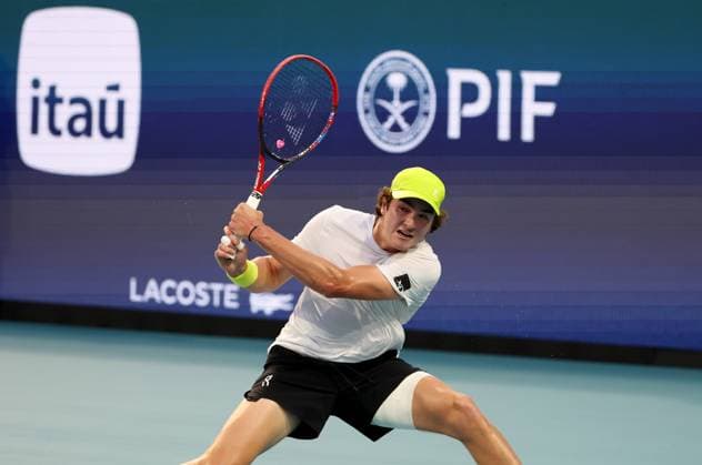 March 20, 2025, Miami Gardens, Florida, United States Of America: MIAMI GARDENS, FLORIDA - MARCH 20: Joao Fonseca of Brazil defeats Learner Tien of the United States during their match on Day 3 at Hard Rock Stadium on March 20, 2025 in Miami Gardens, Florida. ...People: Joao Fonseca Miami Open 2025 - Day 3  - ZUMAs214 20250320_ada_s214_158 Copyright: xSMGx