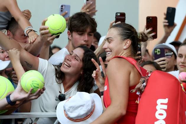 MIAMI GARDENS, FLORIDA - MARCH 20: Aryna Sabalenka of Russia defeats Viktoriya Tomova of Bulgaria in the second round on Day 3 of the Miami Open at Hard Rock Stadium on March 20, 2025 in Miami Gardens, Copyright: xHoo-me.comx