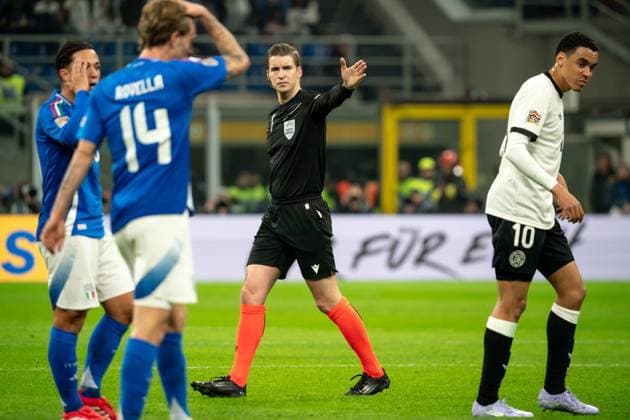 Italy v Germany - UEFA Nations League Quarterfinal Leg One Francois Letexier (Referee) officiates during the UEFA Nations League, Quarter-finals, 1st leg football match between Italy and Germany at Giuseppe Meazza stadium in Milan, Italy, on March 20, 2025. Milan Italy Italy  Copyright: xLucaxRossinix originalFilename:rossini-italyvge250320_npfe6.jpg