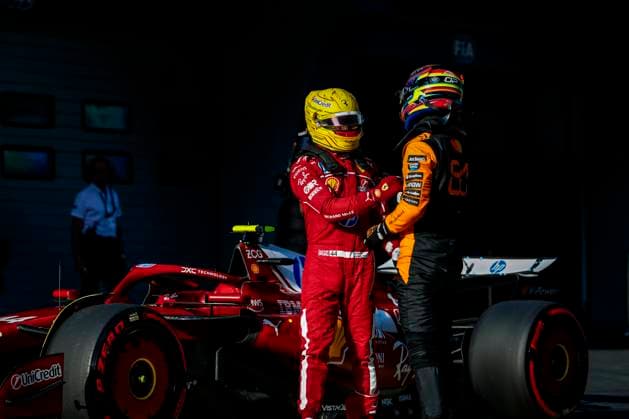 F1 - CHINESE GRAND PRIX 2025 44 HAMILTON Lewis (gbr), Scuderia Ferrari SF-25, 81 PIASTRI Oscar (aus), McLaren F1 Team MCL39, portrait during the Formula 1 Heineken Chinese Grand Prix 2025, 2nd round of the 2025 FIA Formula One World Championship, WM, Weltmeisterschaft from March 21 to 23, 2025 on the Shanghai International Circuit, in Shanghai, China - ShanghaiChina Copyright: xJavierxJimenezx