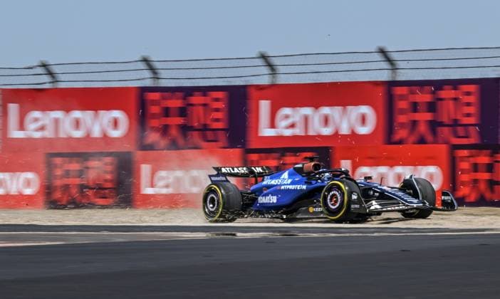 (250321) -- SHANGHAI, March 21, 2025 -- Williams driver Alexander Albon of Thailand loses control during the first practice session of the Formula 1 Chinese Grand Prix at the Shanghai International Circuit in east China s Shanghai, on March 21, 2025. ) (SP)CHINA-SHANGHAI-FORMULA 1-PRACTICE (CN) XiaxYifang 