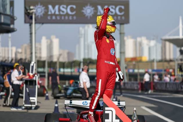 Bilder des Jahres 2025, Sport 03 März Sport Themen der Woche KW12 F1 Grand Prix Of China - Practice & Sprint Qualifying Lewis Hamilton of Great Britain and Scuderia Ferrari celebrates his sprint pole during Sprint Qualifying ahead of the F1 Grand Prix of China at Shanghai International Circuit in Shanghai, China, on March 21, 2025. Shanghai Shanghai China  Copyright: xPaddockerx originalFilename:paddocker-f1grandp250321_nps3x.jpg