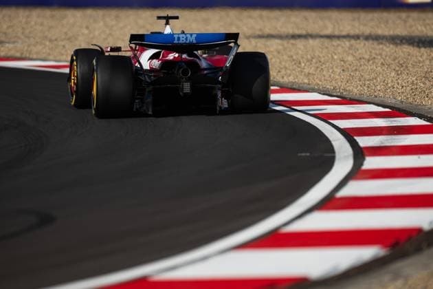 F1 - CHINESE GRAND PRIX 2025 16 LECLERC Charles (mco), Scuderia Ferrari SF-25, action during the Formula 1 Heineken Chinese Grand Prix 2025, 2nd round of the 2025 FIA Formula One World Championship, WM, Weltmeisterschaft from March 21 to 23, 2025 on the Shanghai International Circuit, in Shanghai, China - ShanghaiChina  Copyright: xJavierxJimenezx