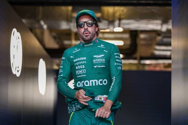 F1 Grand Prix Of China - Practice & Sprint Qualifying Fernando Alonso of Spain and the Aston Martin Aramco F1 Team appears in the FIA garage during Sprint Qualifying ahead of the F1 Grand Prix of China at Shanghai International Circuit in Shanghai, China, on March 21, 2025. Shanghai Shanghai China  Copyright: xPaddockerx originalFilename:paddocker-f1grandp250321_npzTx.jpg