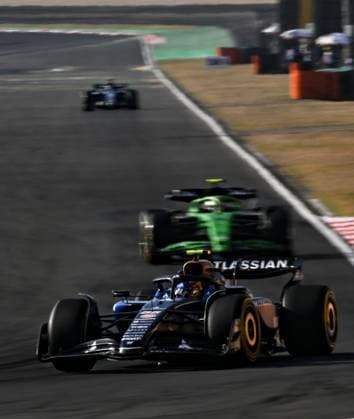 (250321) -- SHANGHAI, March 21, 2025 -- Williams driver Carlos Sainz (front) of Spain drives during the sprint qualifying of the Formula 1 Chinese Grand Prix at the Shanghai International Circuit in east China s Shanghai, on March 21, 2025. ) (SP)CHINA-SHANGHAI-FORMULA 1-SPRINT QUALIFYING (CN) XiaxYifang 