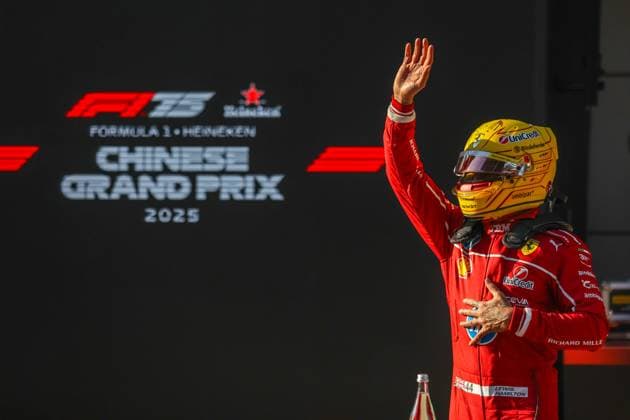 Sport Bilder des Tages SHANGHAI, CHINA- MARCH 21: Lewis Hamilton of Great Britain and Scuderia Ferrari looks on in the parc ferme during Sprint Qualifying ahead of the F1 Grand Prix of CHINA at Shanghai International Circuit on March 21, 2025 in Shanghai, China.(Photo by Zhu Xingjian Paddocker) F1 Grand Prix of China: Practice