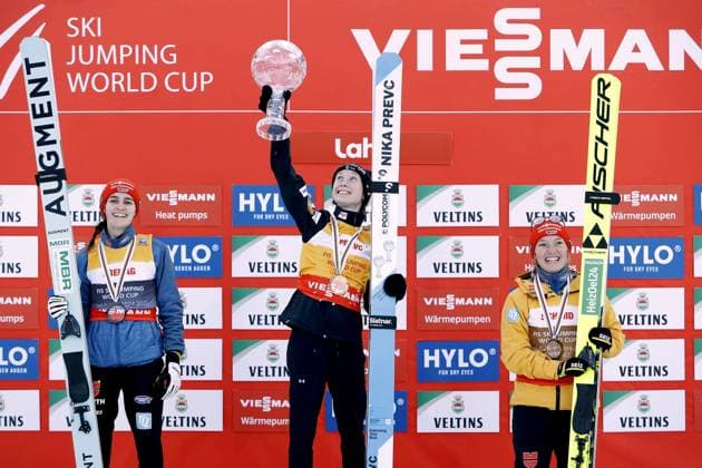 Bilder des Jahres 2025, Sport 03 März Sport Themen der Woche KW12 Sport Bilder des Tages From left, World Cup overall 2nd placed Selina Freitag, winner Nika Prevc of Slovenia and 3rd placed Kathrina Schmid of Germany celebrate on the podium after women s HS130 Ski jumping, Skispringen, Ski, nordisch competition at the FIS Nordic World Cup Lahti Ski Games in Lahti, Finland, on March 21, 2025. Lahti Finland LKFTVX20250321174005KHHO  Copyright: xPepexKorteniemix LKFTVX20250321174005KHHO
