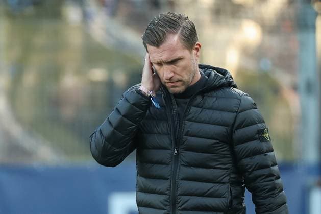1. Bundesliga - VfL Bochum - Eintracht Frankfurt am 16.03.2025 im Vonovia Ruhrstadion in Bochum Sportvorstand Markus Krösche Kroesche Krosche (Frankfurt) ist unzufrieden, enttäuscht, enttaeuscht, niedergeschlagen nachdem er vom Fanblock kommt *** 1 Bundesliga VfL Bochum Eintracht Frankfurt on 16 03 2025 at the Vonovia Ruhrstadion in Bochum Sports Director Markus Krösche Kroesche Krosche Frankfurt is dissatisfied, disappointed, disappointed, dejected after coming from the fan block MH