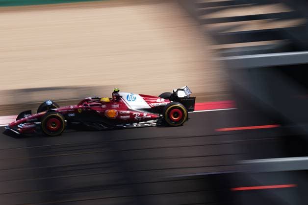 SHANGHAI, CHINA - MARCH 22: Ferrari driver Lewis Hamilton of Britain drives during the sprint race of the Formula One Chinese Grand Prix at the Shanghai International Circuit on March 22, 2025 in Shanghai, China.  Copyright: xChinaxNewsxServicex 111556561280