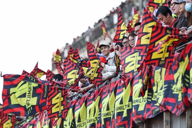 F1 Grand Prix Of China - Sprint & Qualifying In Shanghai, China, on March 22, 2025, Lewis Hamilton s fans cheer during the Sprint ahead of the F1 Grand Prix of China at Shanghai International Circuit. Shanghai Shanghai China  Copyright: xPaddockerx originalFilename:paddocker-f1grandp250321_npfwA.jpg