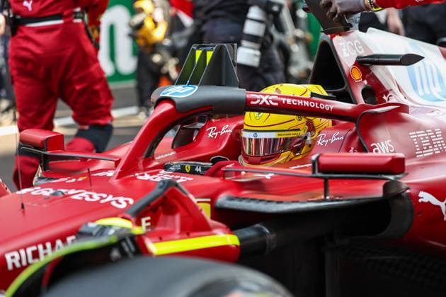 F1 Grand Prix Of China - Sprint & Qualifying Lewis Hamilton of Great Britain and Scuderia Ferrari looks on the grid during the Sprint ahead of the F1 Grand Prix of China at Shanghai International Circuit in Shanghai, China, on March 22, 2025. Shanghai Shanghai China  Copyright: xPaddockerx originalFilename:paddocker-f1grandp250321_npgyd.jpg