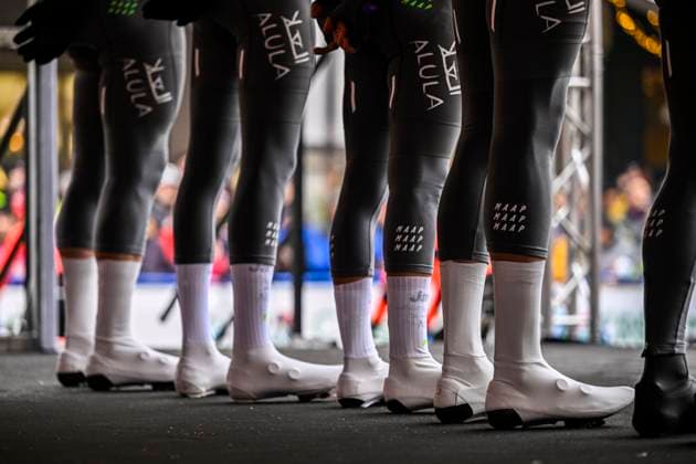 2025 Milan - Sanremo UCI WorldTour cycling race SANREMO, ITALY - MARCH 22 : Illustration picture Team Jayco Alula on stage before the start of the race during the UCI WorldTour 116th Milan - Sanremo cycling race with start in Pavia and finish at the Via Roma in Sanremo on March 22, 2025 in Sanremo, Italy, 22 03 2025 ( Motordriver Kenny Verfaillie - Sanremo Italy  Copyright: xNicoxVereeckenx