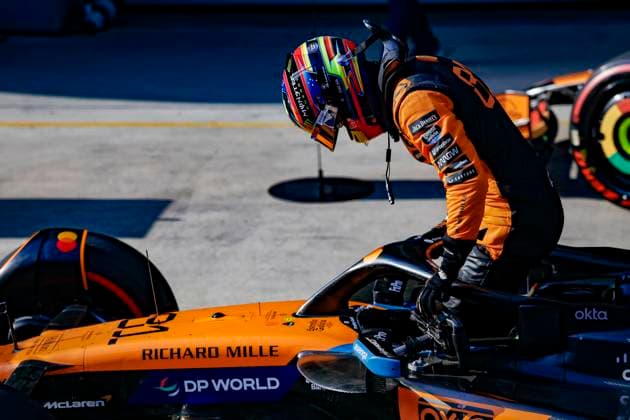 F1 - CHINESE GRAND PRIX 2025 PIASTRI Oscar (aus), McLaren F1 Team MCL39, portrait during the Formula 1 Heineken Chinese Grand Prix 2025, 2nd round of the 2025 FIA Formula One World Championship, WM, Weltmeisterschaft from March 21 to 23, 2025 on the Shanghai International Circuit, in Shanghai, China - ShanghaiChina  Copyright: xJavierxJimenezx
