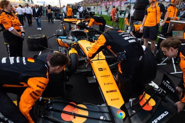 F1 - CHINESE GRAND PRIX 2025 81 PIASTRI Oscar (aus), McLaren F1 Team MCL39, action during the Formula 1 Heineken Chinese Grand Prix 2025, 2nd round of the 2025 FIA Formula One World Championship, WM, Weltmeisterschaft from March 21 to 23, 2025 on the Shanghai International Circuit, in Shanghai, China - ShanghaiChina  Copyright: xJavierxJimenezx