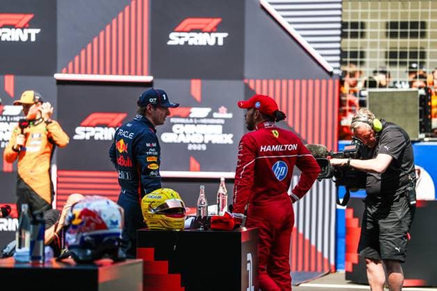 FORMULA 1 CHINESE GRAND PRIX 2025 LEWIS HAMILTON (GBR) of Scuderia Ferrari 44 and MAX VERSTAPPEN (NED) of Oracle Red Bull Racing 1 talking after sprint race during the FORMULA 1 HEINEKEN CHINESE GRAND PRIX 2025 at the Shanghai Audi International Circuit, Shanghai, China on 22 March 2025 Credit: Antoine Lapeyre Every Second Media Editorial use only. All images are copyright Every Second Media Limited. No images may be reproduced without prior permission. Copyright: xIMAGO EveryxSecondxMediax ESM-1387-0004 AntoinexLapeyrex xEveryxSecondxMediax
