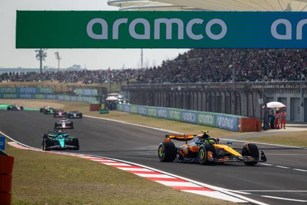 F1 - CHINESE GRAND PRIX 2025 04 NORRIS Lando (gbr), McLaren F1 Team MCL39, action during the Formula 1 Heineken Chinese Grand Prix 2025, 2nd round of the 2025 FIA Formula One World Championship, WM, Weltmeisterschaft from March 21 to 23, 2025 on the Shanghai International Circuit, in Shanghai, China - ShanghaiChina  Copyright: xJavierxJimenezx