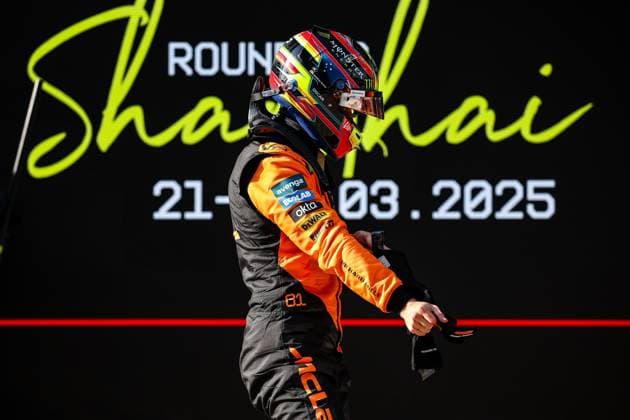 F1 - CHINESE GRAND PRIX 2025 PIASTRI Oscar (aus), McLaren F1 Team MCL39, portrait during the Formula 1 Heineken Chinese Grand Prix 2025, 2nd round of the 2025 FIA Formula One World Championship, WM, Weltmeisterschaft from March 21 to 23, 2025 on the Shanghai International Circuit, in Shanghai, China - ShanghaiChina  Copyright: xEricxAlonsox