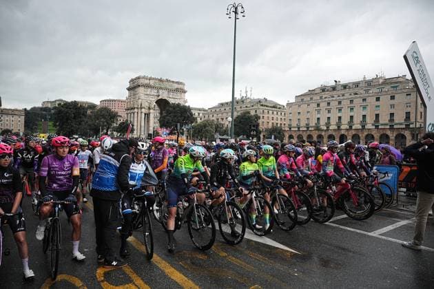 The start during the women™s elite race of the Sanremo Women, one day cycling race from Genova to Sanremo in 156km - North Italy- Saturday, March 22, 2025. - cycling .  Copyright: xMarcoxAlpozzi LaPressex