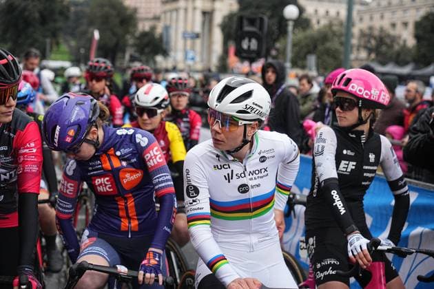 The start during the women™s elite race of the Sanremo Women, one day cycling race from Genova to Sanremo in 156km - North Italy- Saturday, March 22, 2025. - cycling .  Copyright: xMarcoxAlpozzi LaPressex
