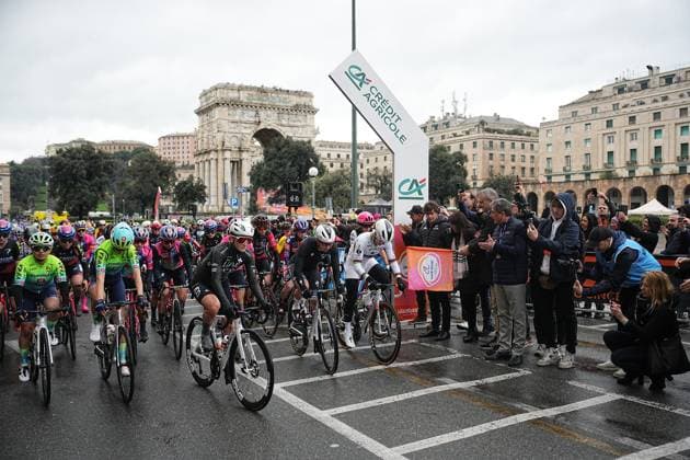 The start during the women™s elite race of the Sanremo Women, one day cycling race from Genova to Sanremo in 156km - North Italy- Saturday, March 22, 2025. - cycling .  Copyright: xMarcoxAlpozzi LaPressex